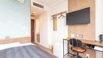 Double Room, Non Smoking | Desk, free WiFi, bed sheets