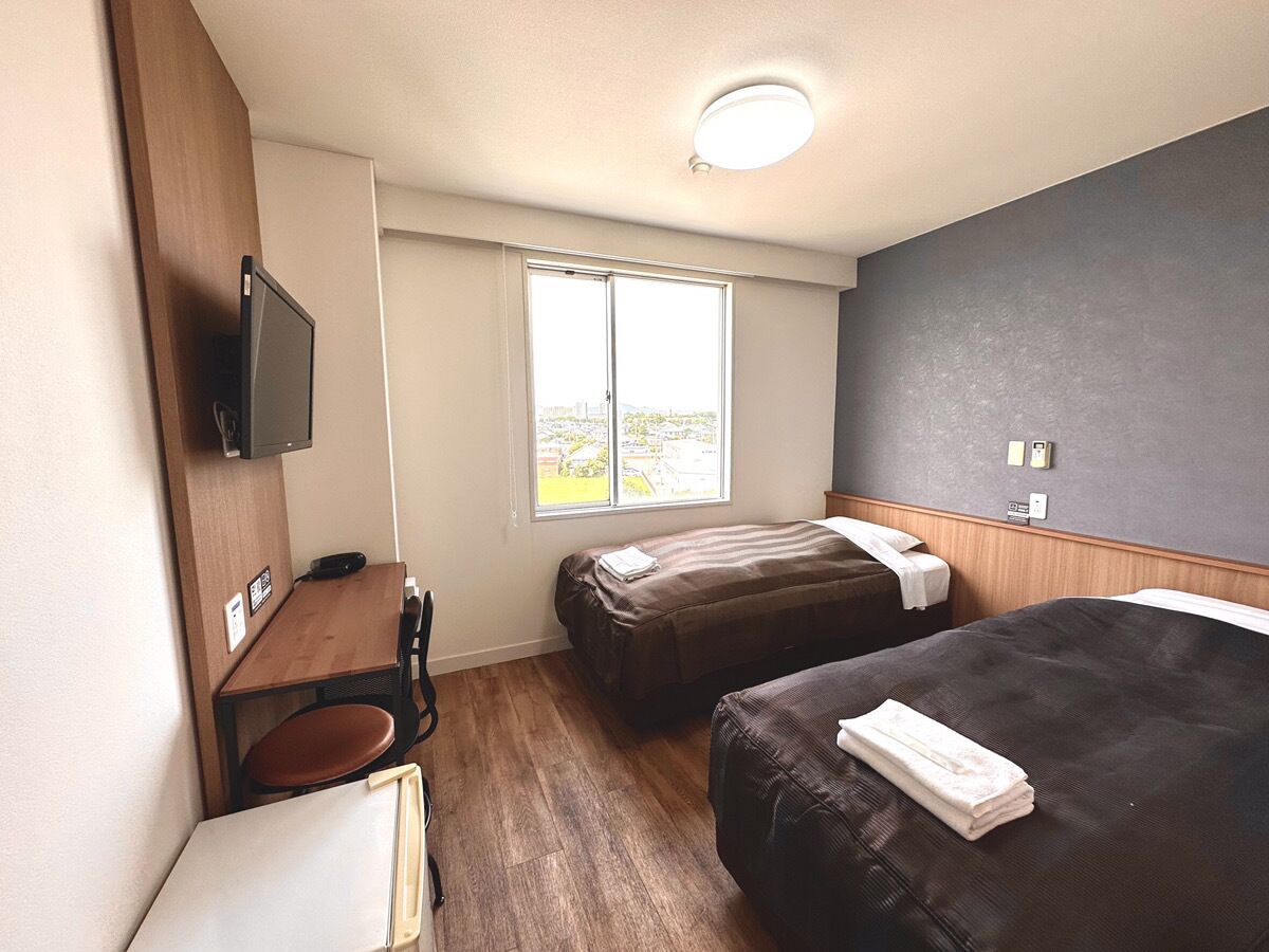Desk, free WiFi, bed sheets