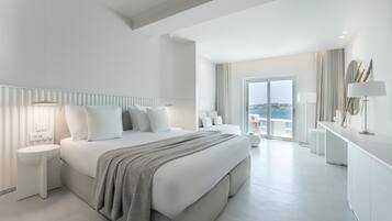 Superior-Suite, Meerblick | Allergikerbettwaren, Minibar, Zimmersafe, individuell dekoriert