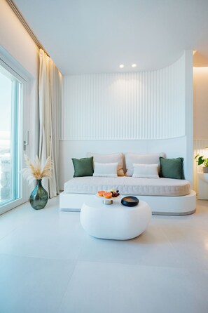 Superior Suite, Sea View | Living area
