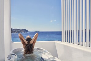 Jetted bathtub - DeLight Boutique Hotel - Small Luxury Hotels of the World (Mykonos)