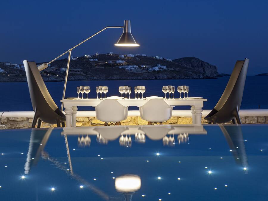 Breakfast, lunch, dinner served; beach views