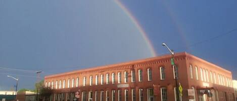 المنشأة من الخارج