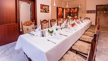 Tempat makan keluarga