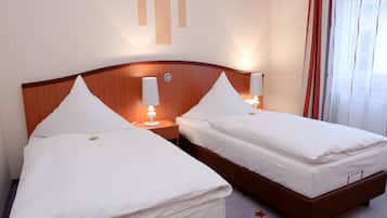 Classic-Doppelzimmer (Street view) | Allergikerbettwaren, Select-Comfort-Betten, Minibar, Zimmersafe