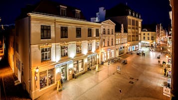 Fassade der Unterkunft – Abend/Nacht