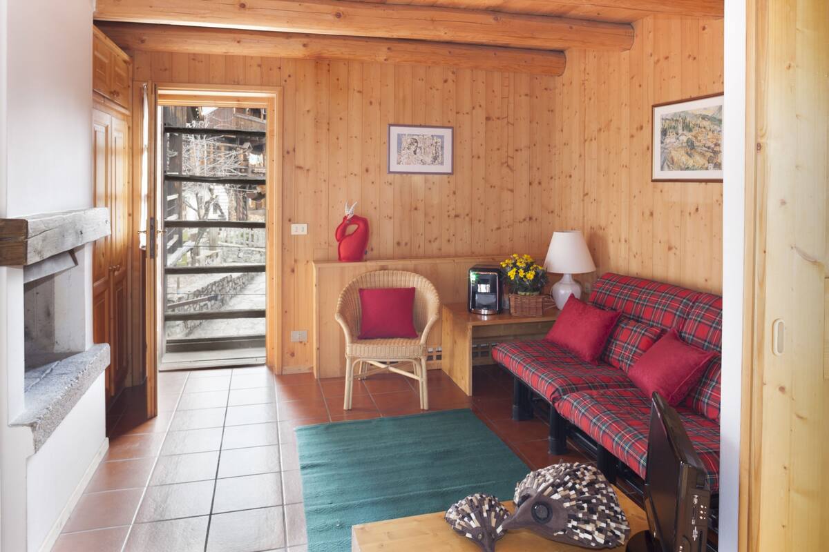 家庭公寓, 复式 (2 Adults + 2 Child) | 起居区 | 平板电视