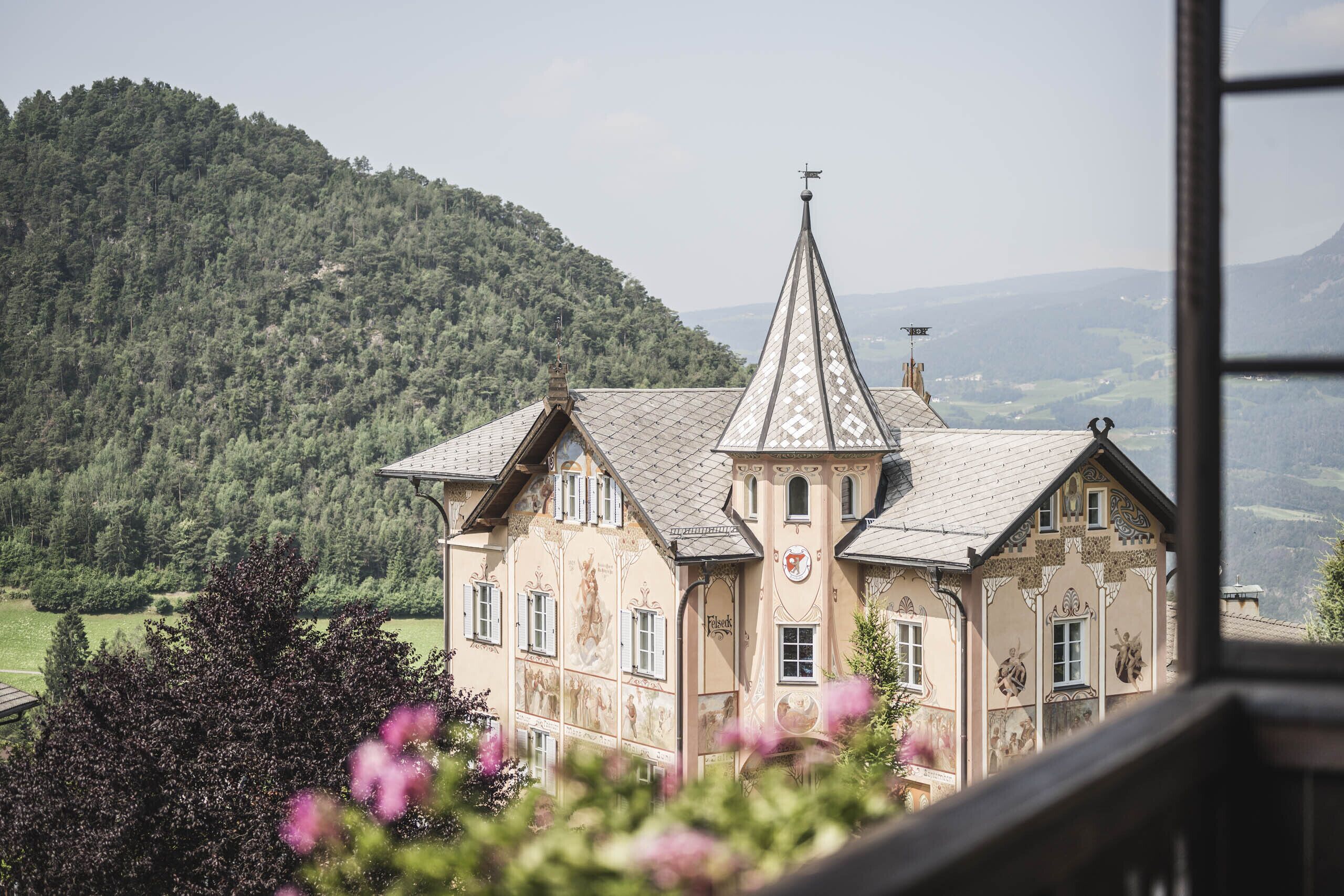 comfort double room, 1 double bed | in-room safe, desk, cots/infant beds, free wifi