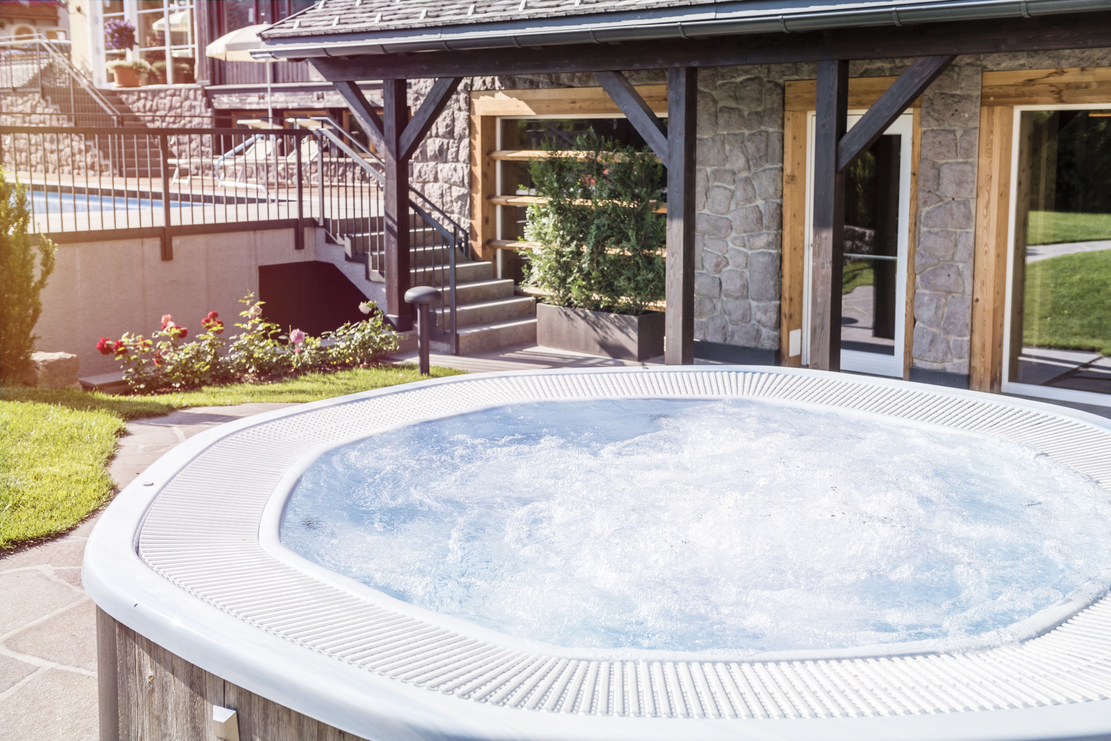 outdoor spa tub