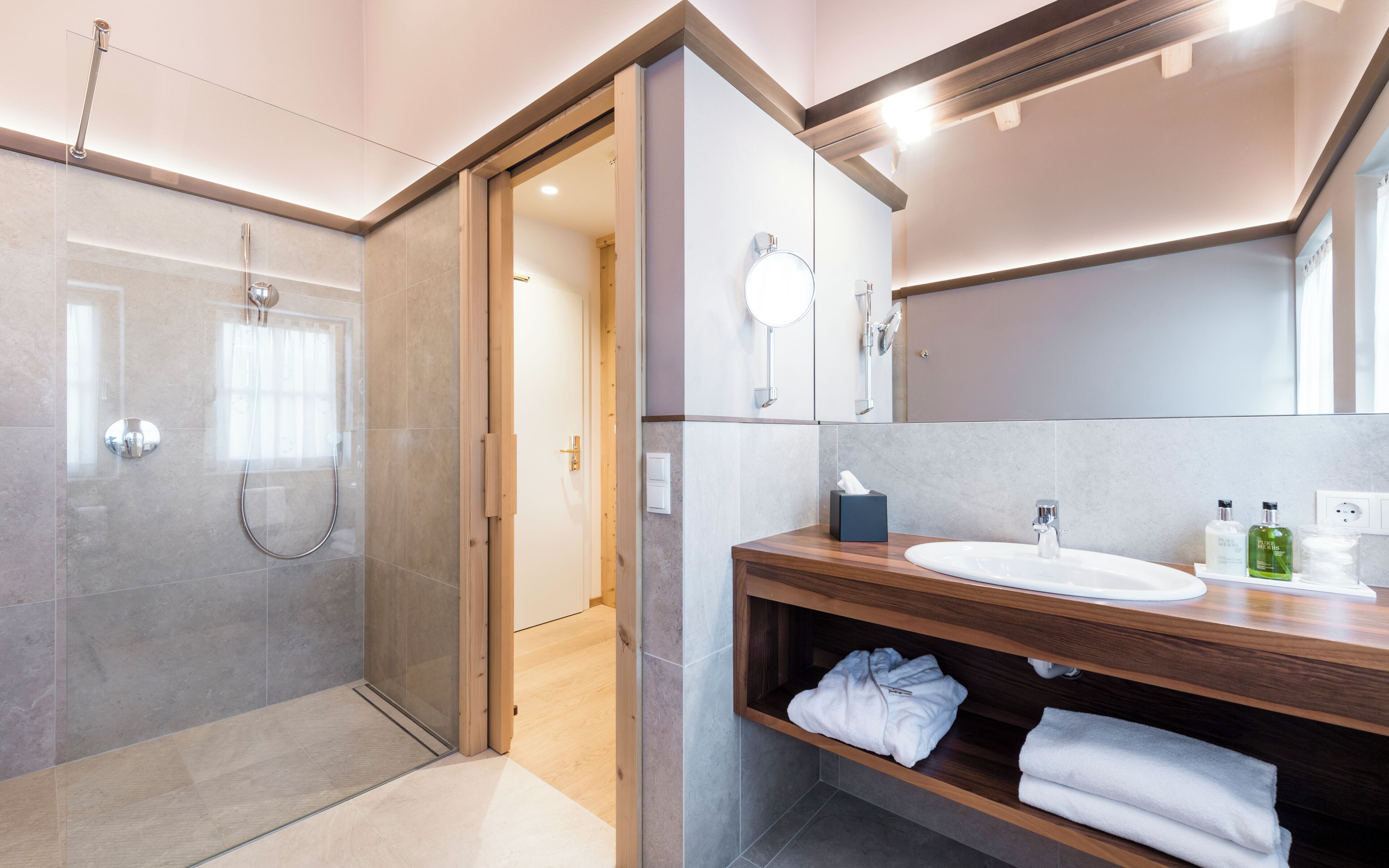 superior double room, 1 double bed | bathroom | shower, free toiletries, hair dryer, bathrobes