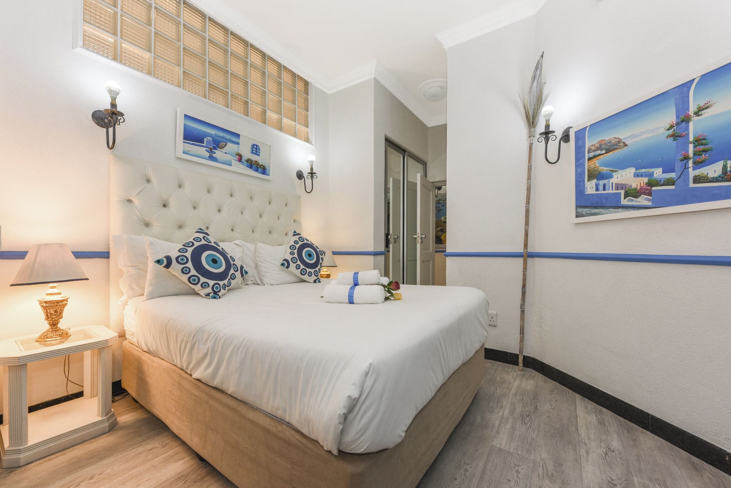 2 Bedroom Apartment | Roupas de cama premium, cofres nos quartos, individualmente decorados