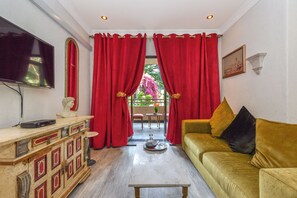 Deluxe Rooms | Oppholdsområde | LED-TV