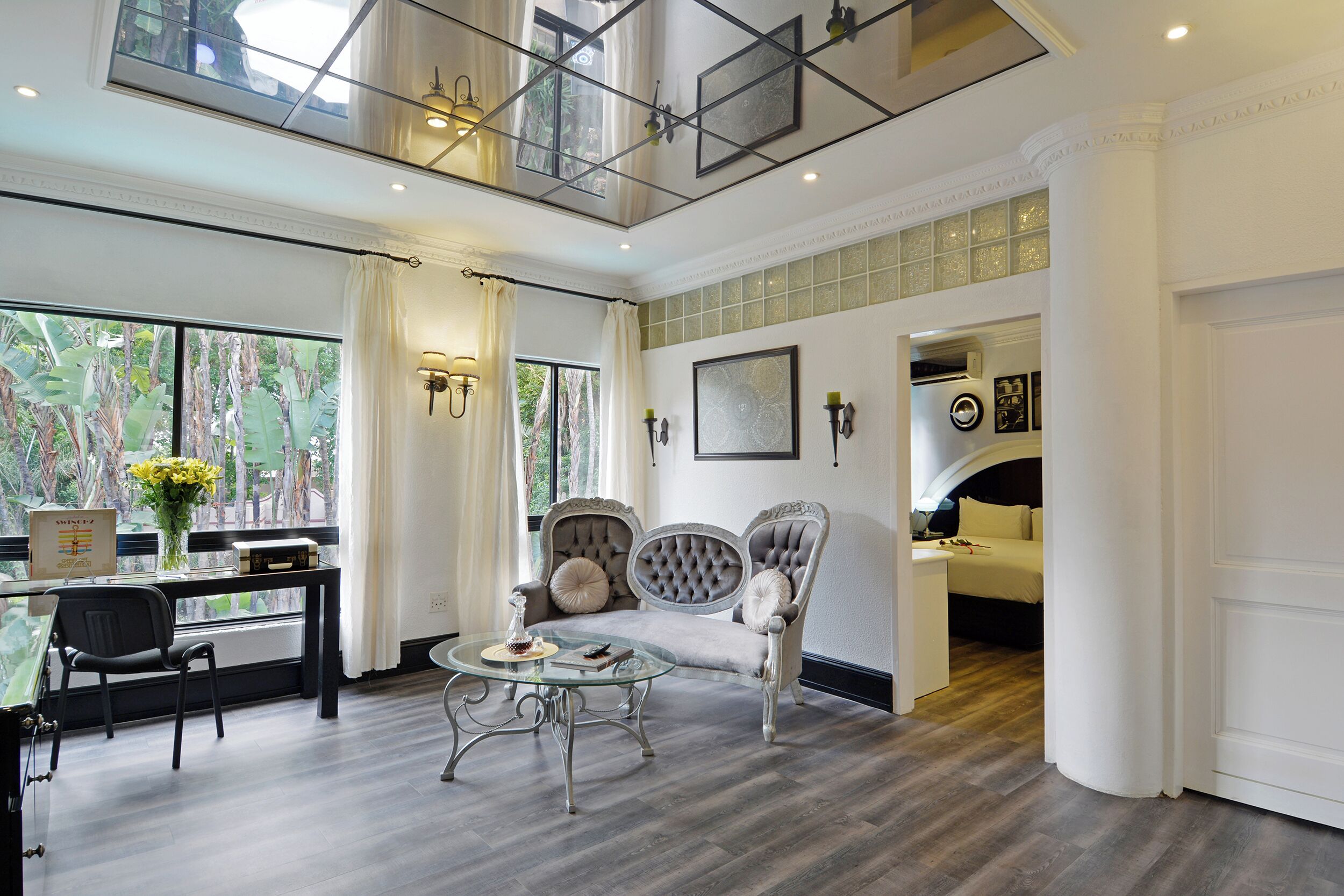 Deluxe with Spa Bath | 起居区 | LED 电视