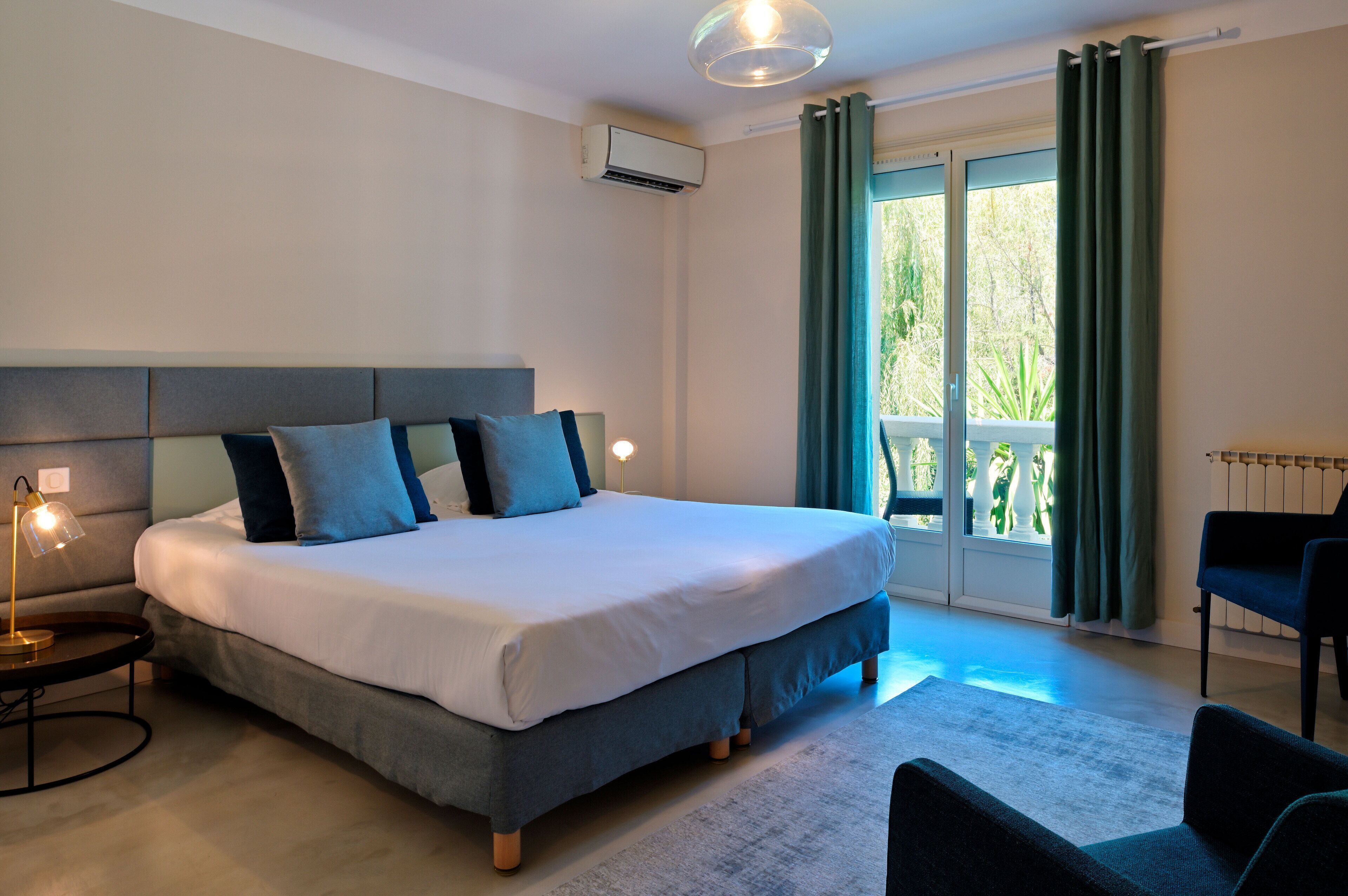 Premium bedding, minibar, in-room safe, blackout curtains