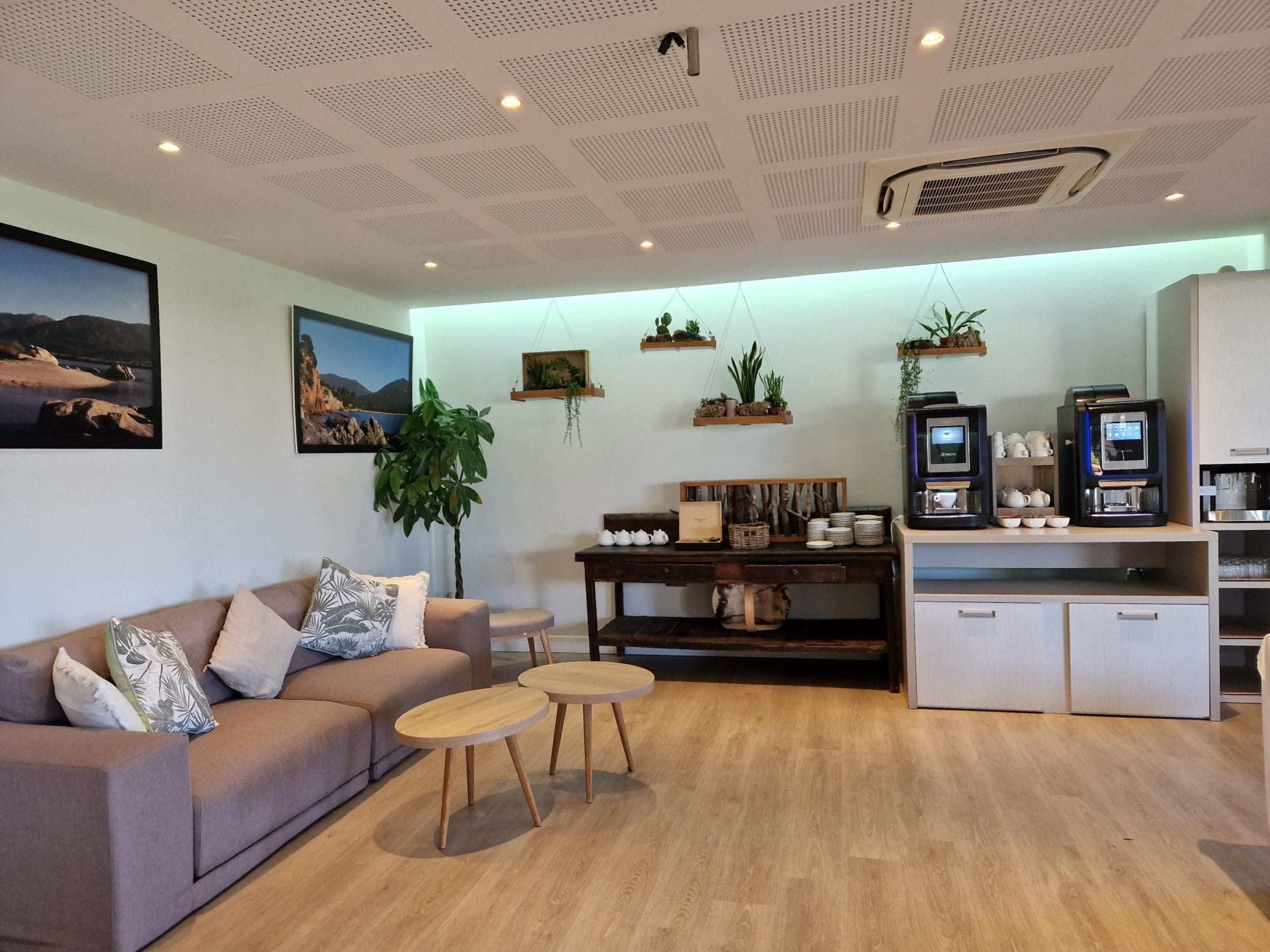 daily buffet breakfast (eur 20 per person)