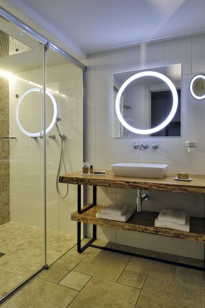 Eco-friendly toiletries, hair dryer, slippers, towels - Bartaccia Hotel (Propriano)