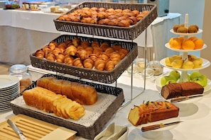 Daily buffet breakfast for a fee - Bartaccia Hotel (Propriano)