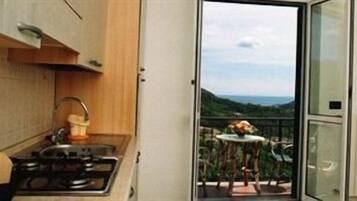 Cookware/dishes/utensils