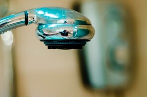 Deluxe Double Room | Bathroom | Shower, towels - Victory 2 Boutique Hotel (Kuala Lumpur)