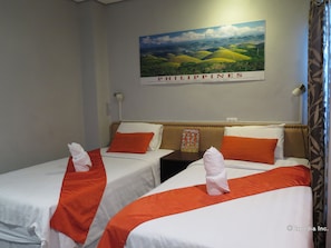 Standard Twin Room | Desk, free WiFi - Cinfandel Suites (Mandaue)
