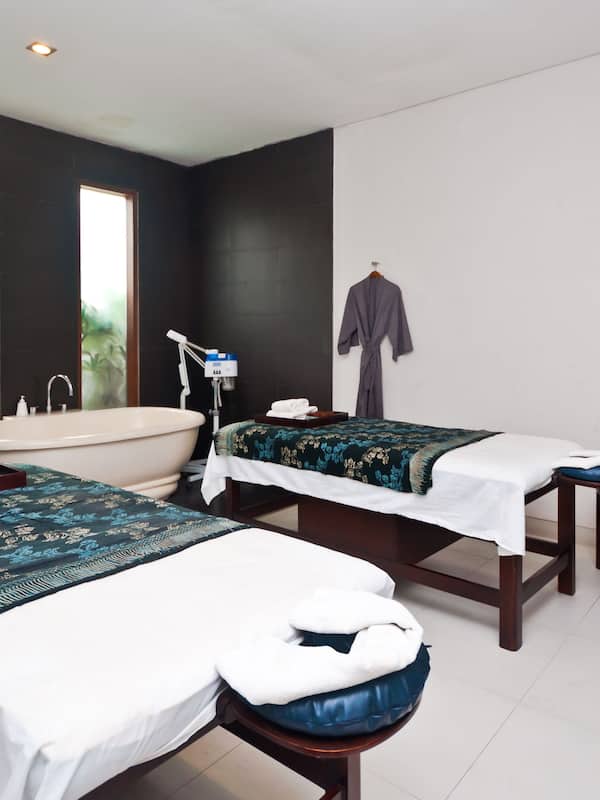 Select Comfort beds, minibar, in-room safe, individually decorated