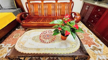 Quadruple Room | In-room safe, desk, soundproofing, free WiFi