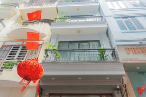 Habitación cuádruple | Caja de seguridad en la habitación, escritorio y insonorización 