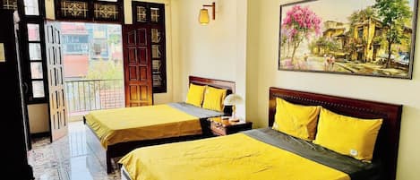 Quadruple Room | In-room safe, desk, soundproofing, free WiFi