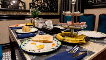 Petit déjeuner servi tous les jours en supplément