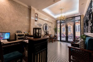 Lobby sitting area - Prince II Hotel (Hanoi)