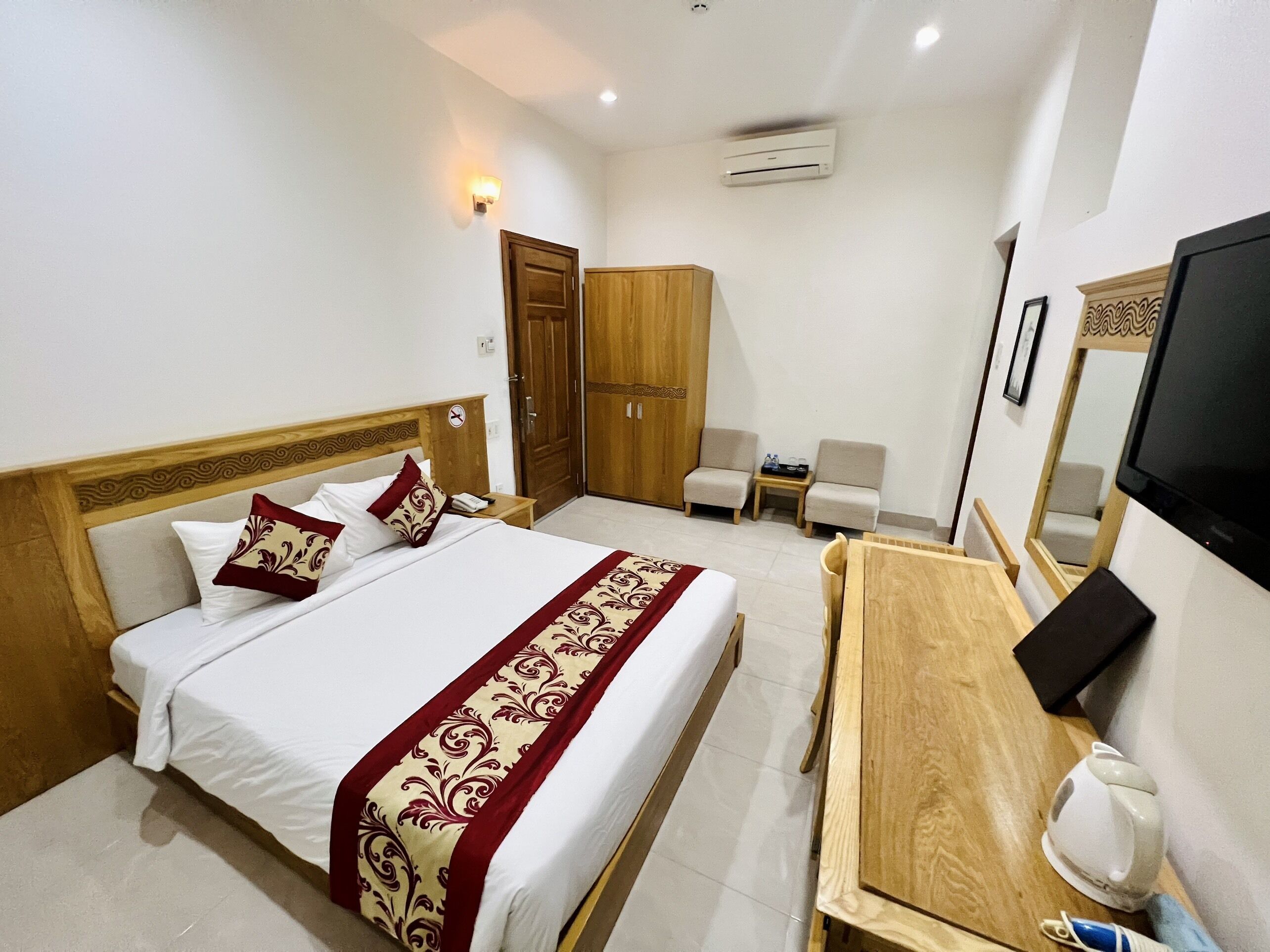 Camera Standard con letto matrimoniale o 2 letti singoli | Biancheria da letto di alta qualità, minibar, una cassaforte in camera