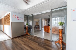 Spécialités Cuisine locale et internationale