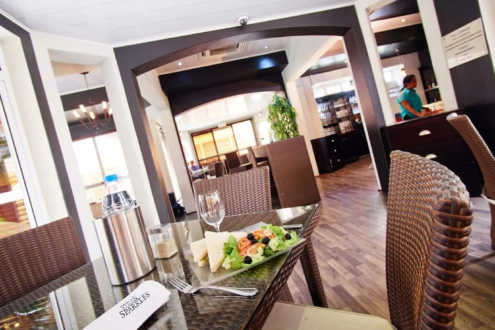 Gold Crest Hotel
