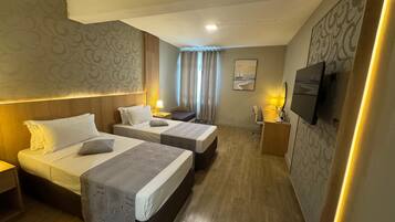Deluxe Double or Twin Room | In-room safe, iron/ironing board, WiFi, bed sheets