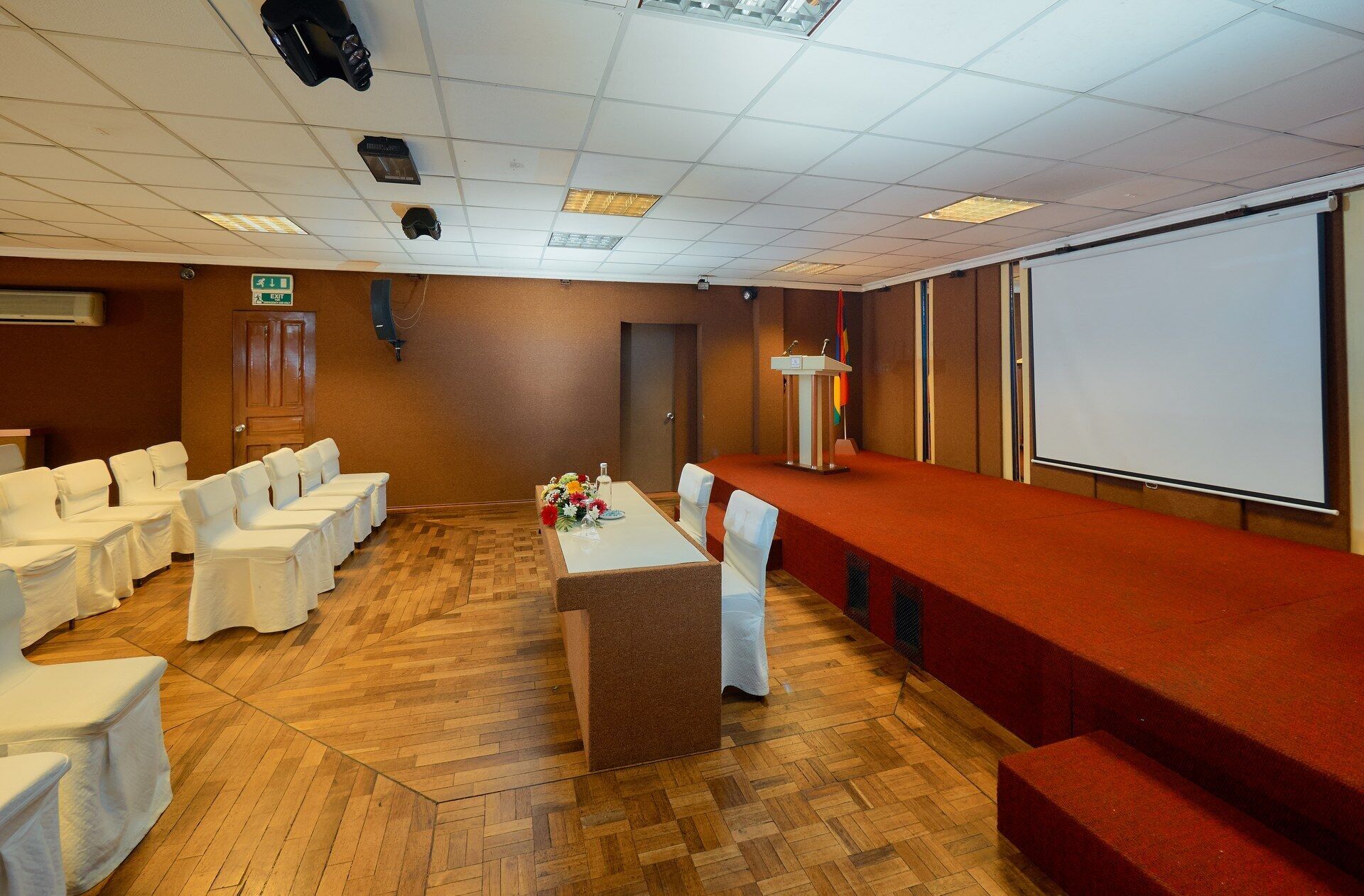 Foto - Gold Crest Hotel