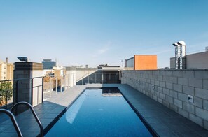 Seasonal outdoor pool - Aparthotel República (Barcelona)