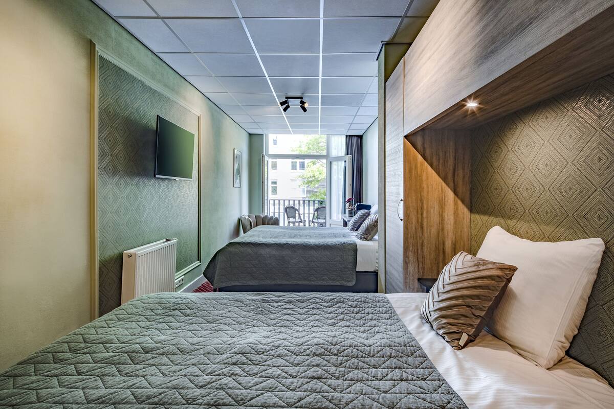 標準四人房, 露台 | 高級寢具、特厚豪華床墊、房內夾萬、書桌