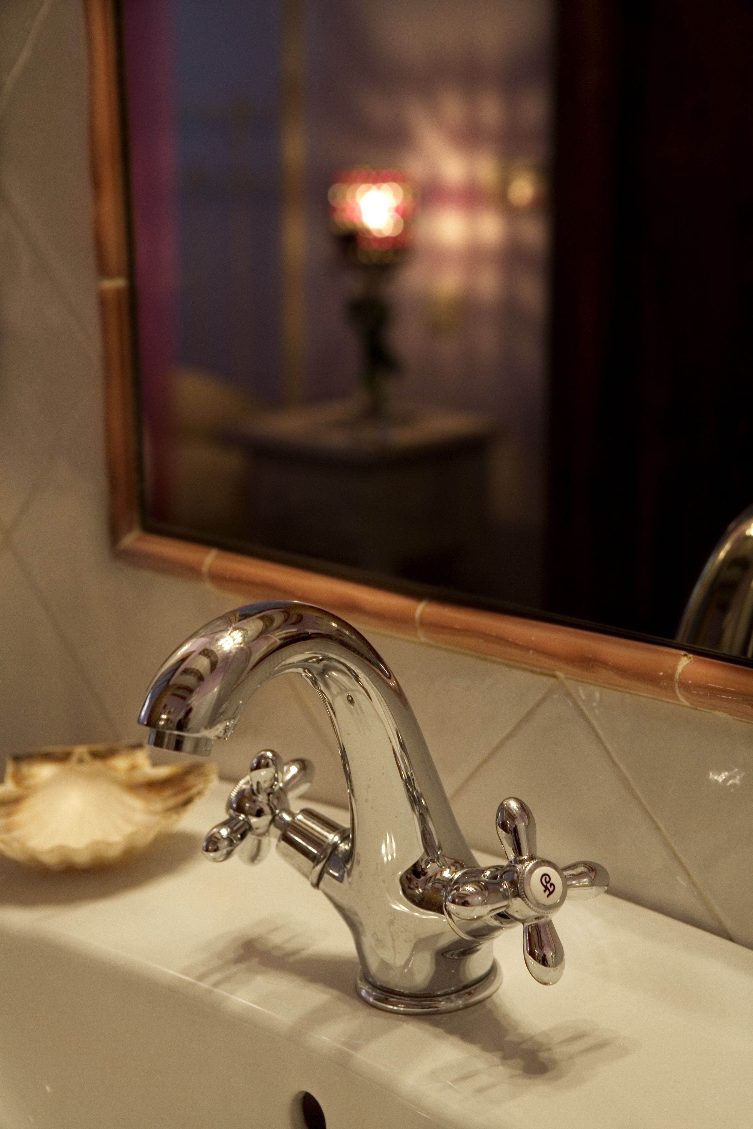 family quadruple room, mountain view | bathroom sink