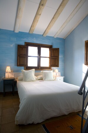 Down duvets, individually decorated, free cots/infant beds, free WiFi