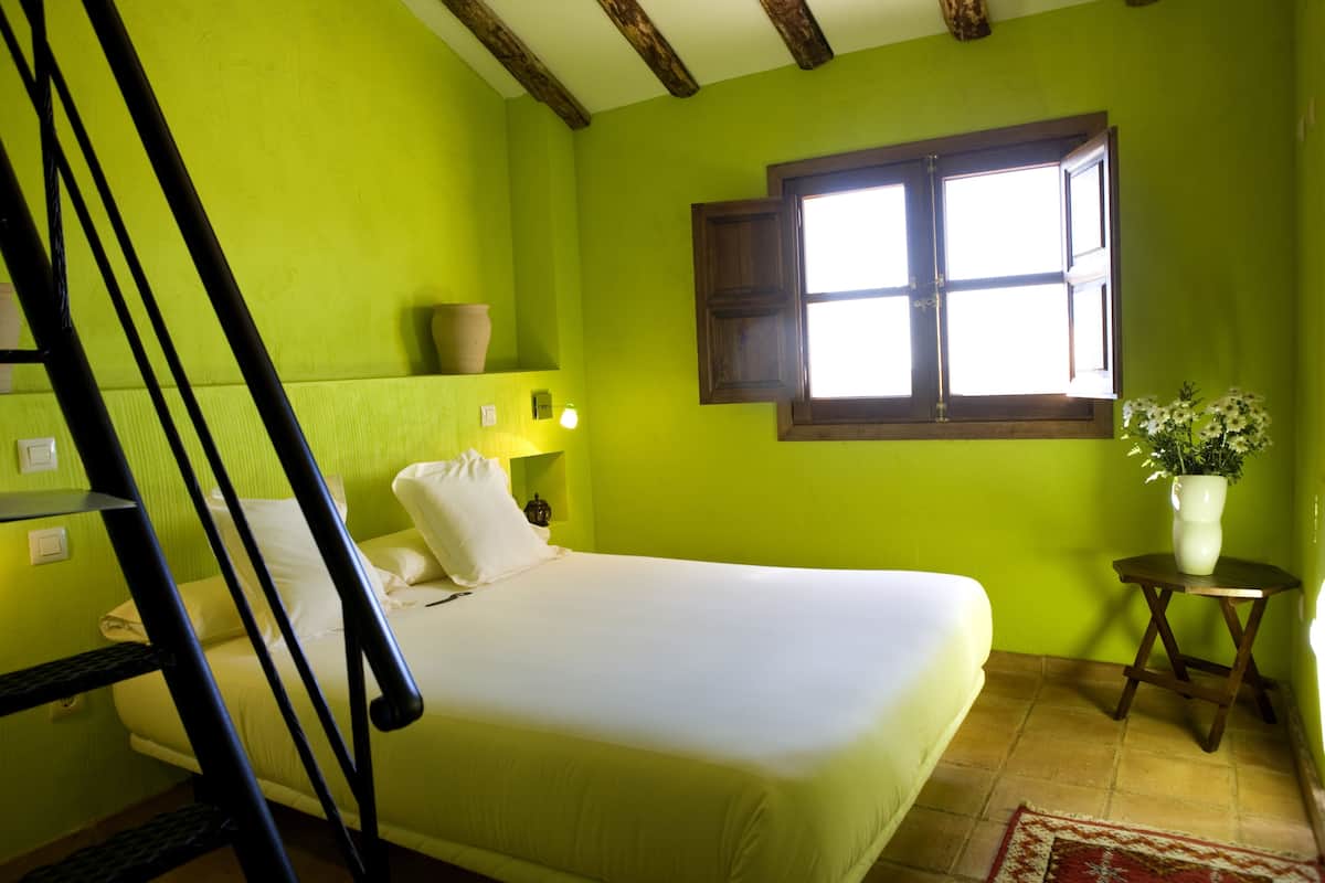 1 bedroom, down comforters, individually decorated