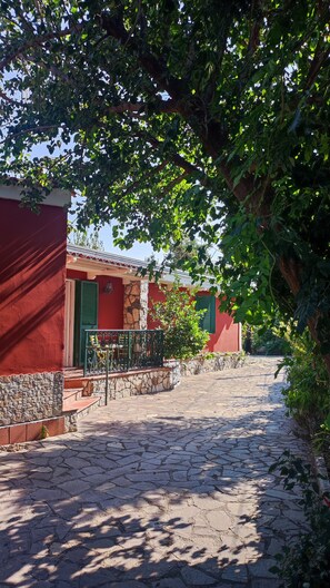 Front of property - Villa Franca (Pompei)