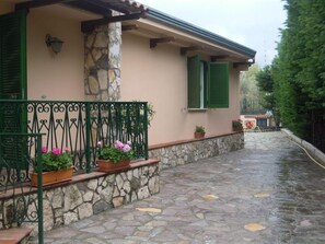 Outdoor pool, pool loungers