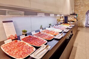 Daily buffet breakfast for a fee - Sercotel Calle Mayor (Logroño)