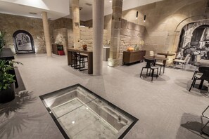 Daily buffet breakfast for a fee - Sercotel Calle Mayor (Logroño)