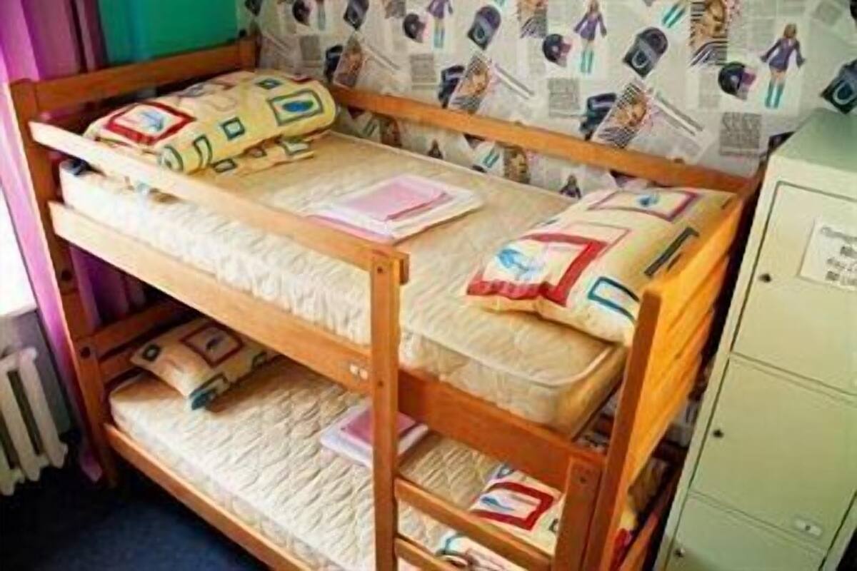 One Bed in a Female Dorm Room for 4 people Standard | ミニバー、セーフティボックス (室内)、デスク、遮光カーテン