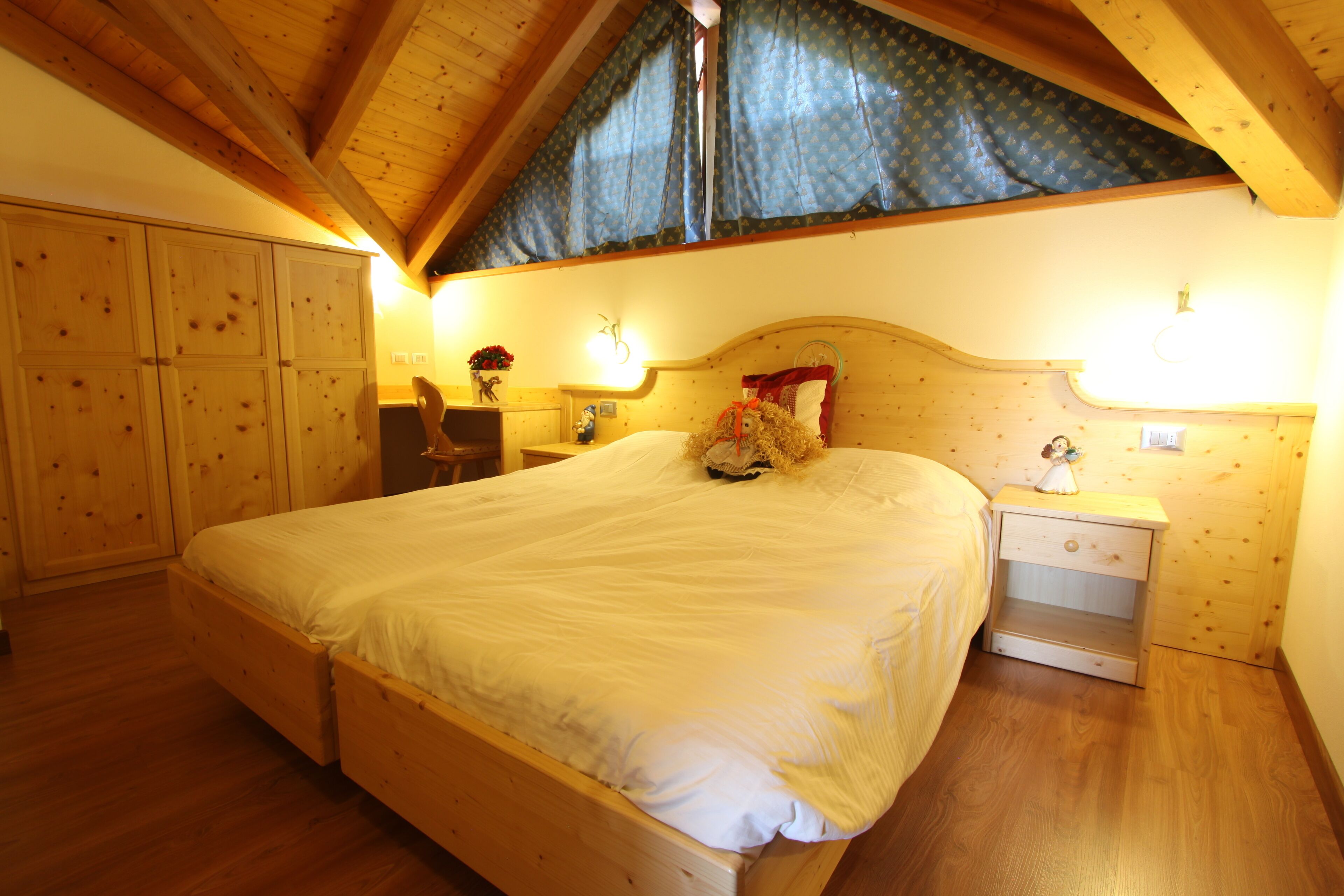 Egyptian cotton sheets, down duvets, free WiFi, bed sheets