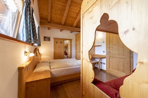 Dobbeltrom | Sengetøy i egyptisk bomull, dundyner, wi-fi (inkludert) og sengetøy