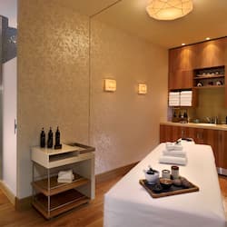 Couples treatment rooms, sauna, hot tub, steam room, body treatments