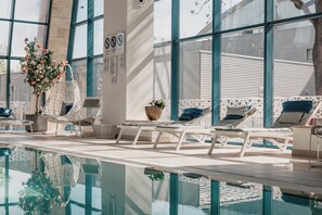 Behandelingskamers voor koppels, een sauna, een bubbelbad, een stoombad