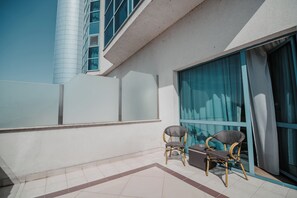 Habitación Deluxe, 1 cama de matrimonio grande, terraza | Terraza o patio